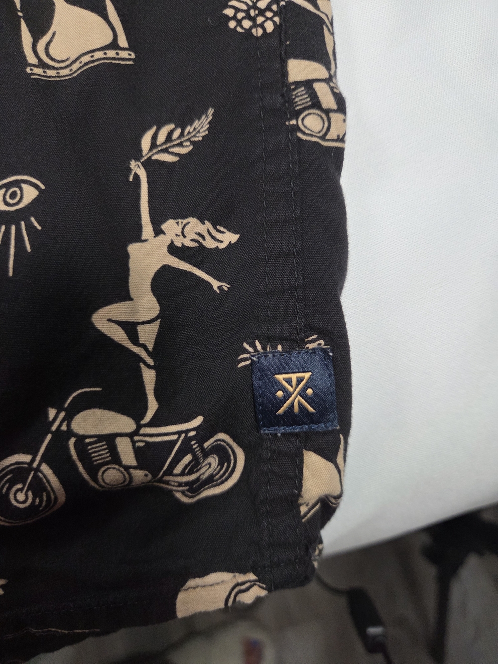 Roark Black Short-Sleeve Button-Down with Beige Icon Print - Picture 6 of 9